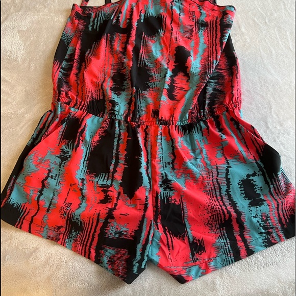 Fabletics XL Pocketed Shorts Romper - Picture 3 of 16